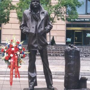 bluejacket-memorial-1.gif
