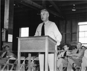 fagu-vadm-martin-podium2-26may52_lyle.jpg