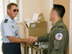 raaf-base-commander-08nov01-raaf-pearce-oh-01-0719-17-1108-1732.jpg