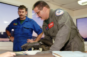 rnzaf-cdr-nick-osborne-08nov01.jpg