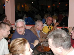 feb04boardmtg32_2.jpg